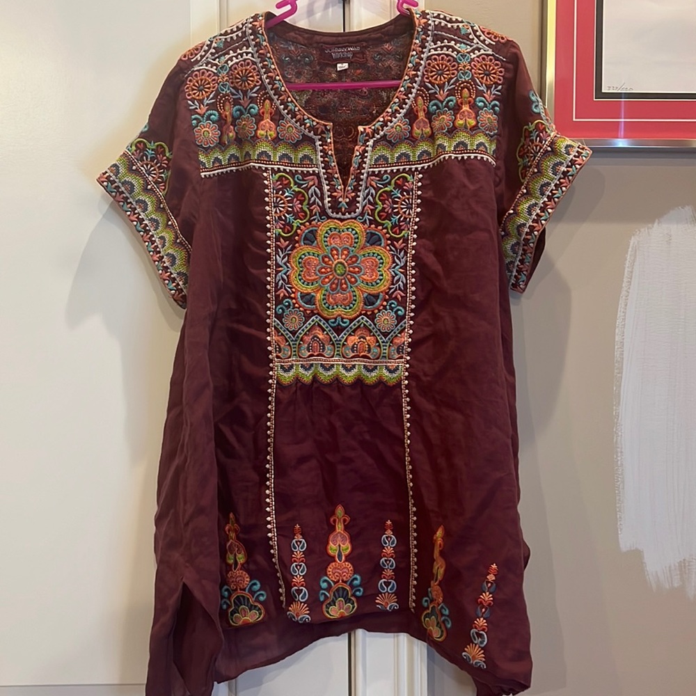 JW Short Sleeve Blouse with Beautiful Embroidery